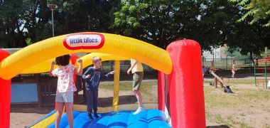 ilustracja do wpisu 
Zabawy z Kangurem i szaleństwa na dmuchańcu