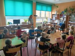 ilustracja do wpisu 
Wizyta w bibliotece Szkolnej